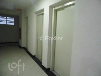 Image 38 - 886986