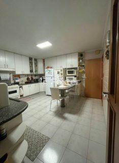Image 3 - 887102