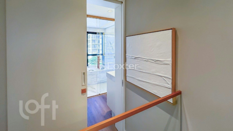 Image 30 - 887387