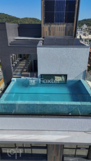 Image 94 - 887400