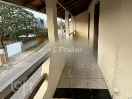 Image 22 - 887502