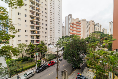 Image 6 - 887581