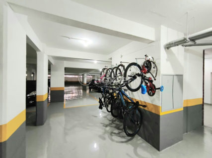 Image 37 - 887662