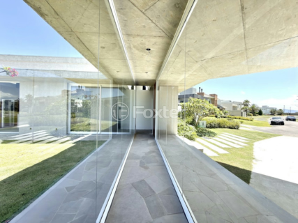 Image 37 - 887987