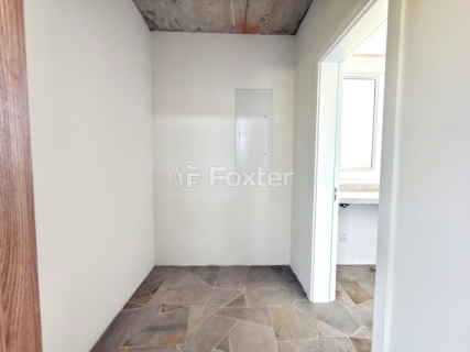 Image 40 - 887987