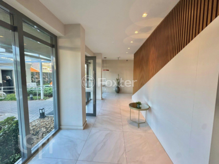 Image 32 - 888002