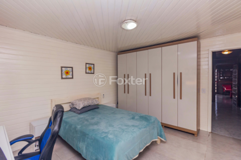 Image 32 - 888111