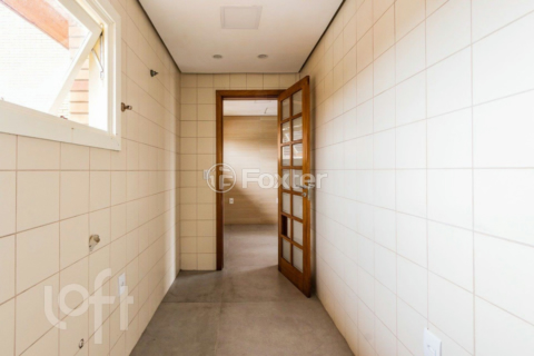 Image 21 - 888375