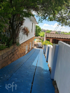 Image 37 - 888395