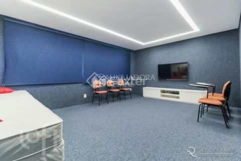 Image 30 - 888566