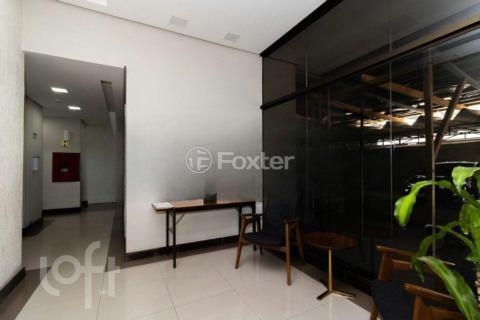 Image 21 - 888882