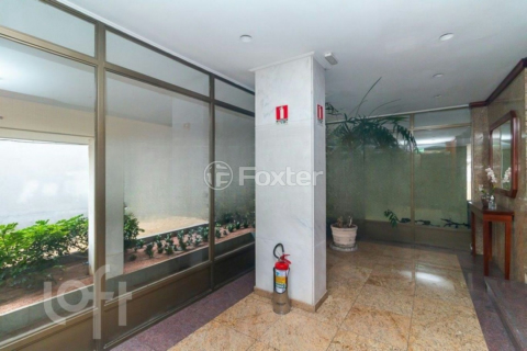 Image 47 - 888988