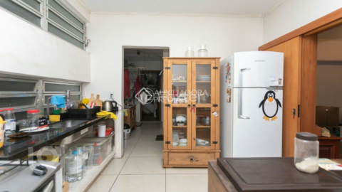 Image 32 - 888988