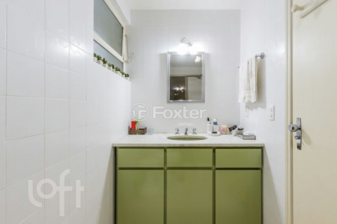Image 37 - 889390