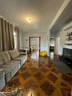 Image 24 - 889476