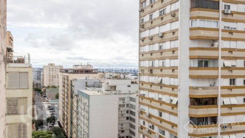 Image 37 - 889525