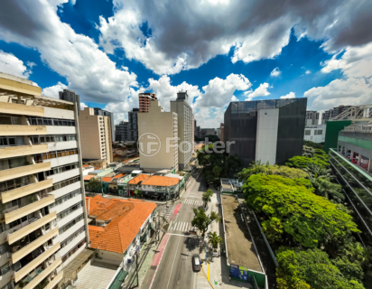 Image 33 - 889927