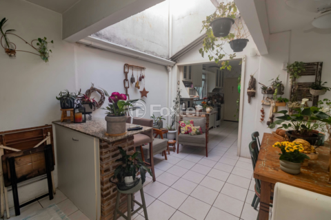 Image 31 - 889935