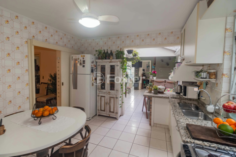 Image 37 - 889935