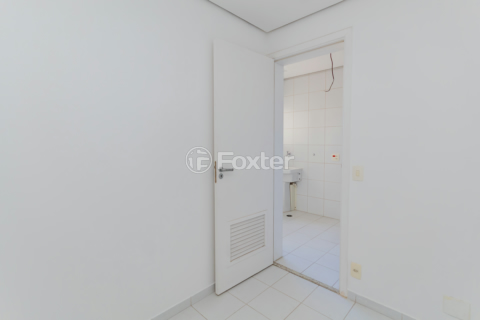 Image 32 - 890032