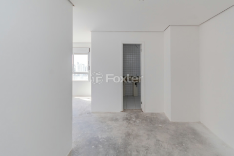 Image 39 - 890032