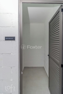 Image 33 - 890061
