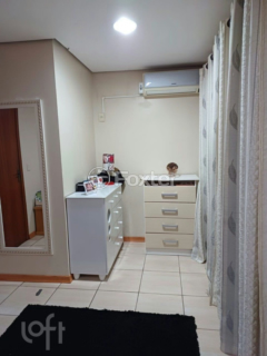 Image 8 - 890428