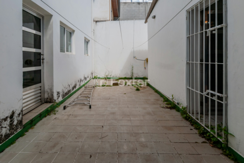 Image 28 - 891106