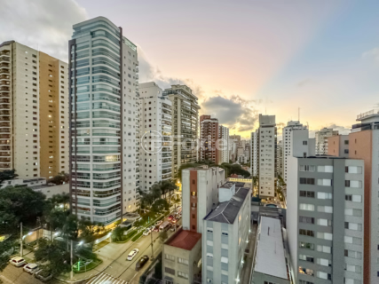 Image 33 - 892658