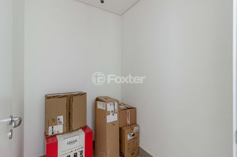 Image 29 - 893017