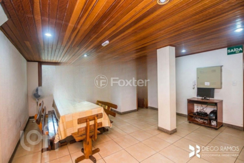 Image 26 - 893385