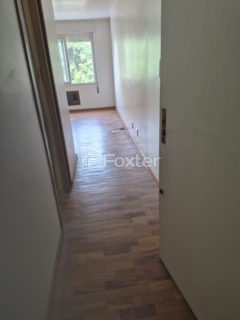Image 7 - 893737