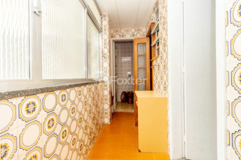 Image 23 - 893737