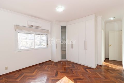 Image 21 - 894155