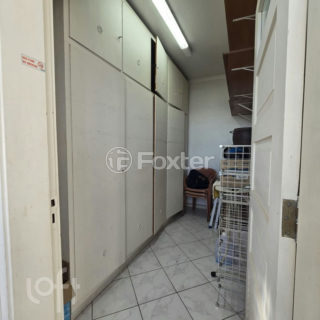 Image 43 - 894972