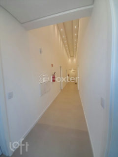Image 9 - 895324