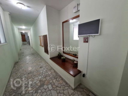 Image 37 - 895658