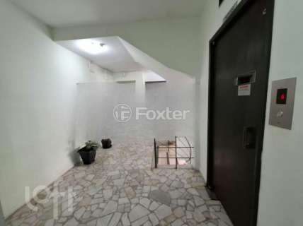 Image 34 - 895658