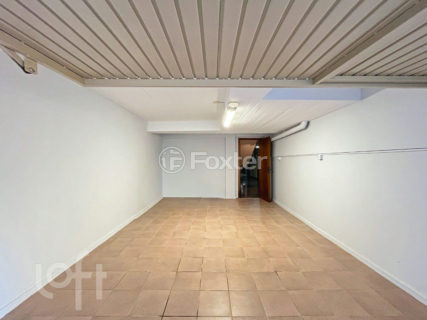 Image 32 - 895661