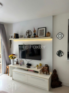 Image 22 - 895840