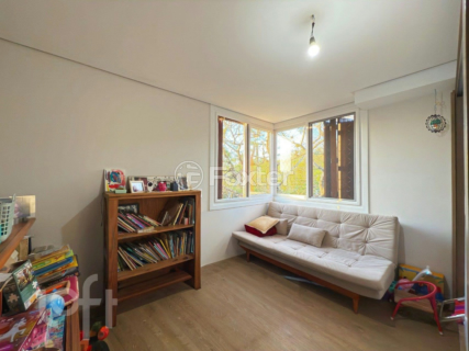 Image 33 - 895979