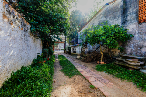 Image 37 - 896044