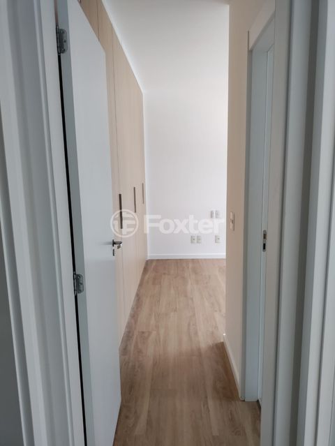 Image 21 - 896144