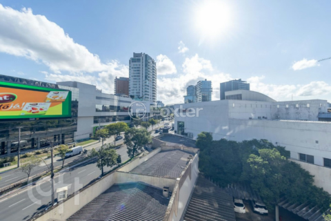 Image 32 - 896427