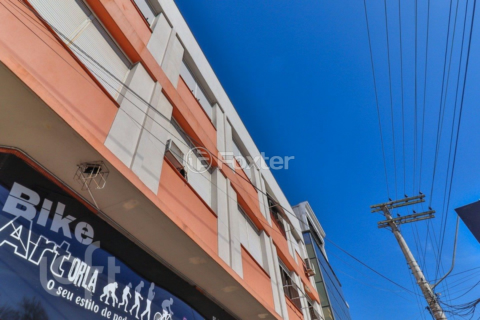 Image 33 - 896612
