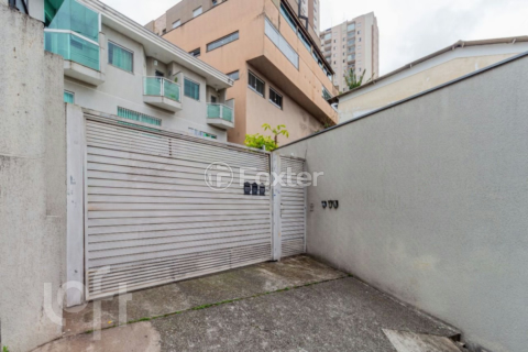 Image 32 - 896625