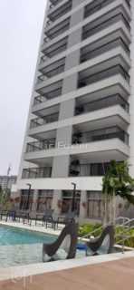 Image 32 - 896947