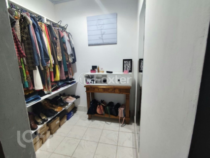 Image 31 - 896958