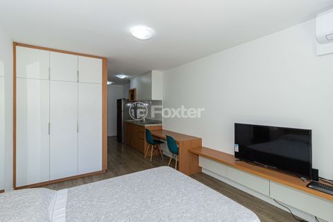 Image 32 - 897284