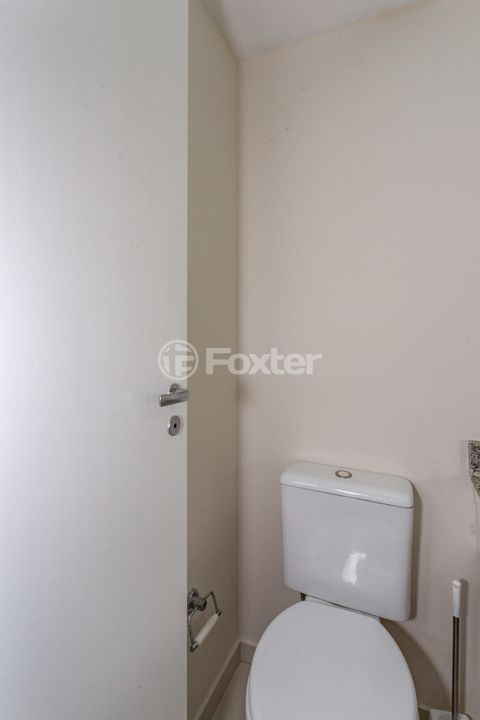 Image 37 - 897473